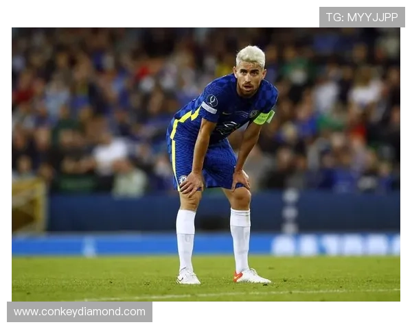 切尔西足球明星时尚穿搭视频揭秘展现运动与潮流的完美结合