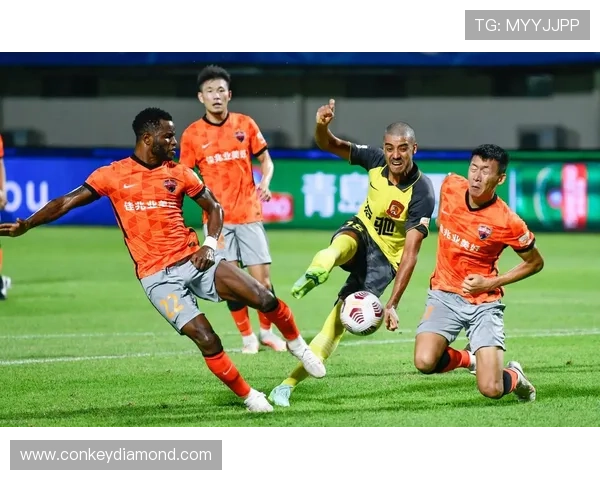 赛后分析：深圳足球队与武汉足球队在比赛中的灵活战术对比与启示