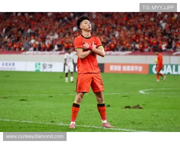 足球明星精彩瞬间卸球特写图片展示与解析